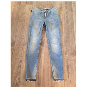 R&R Worn-look, Light Washed Skinny Leg Jeans