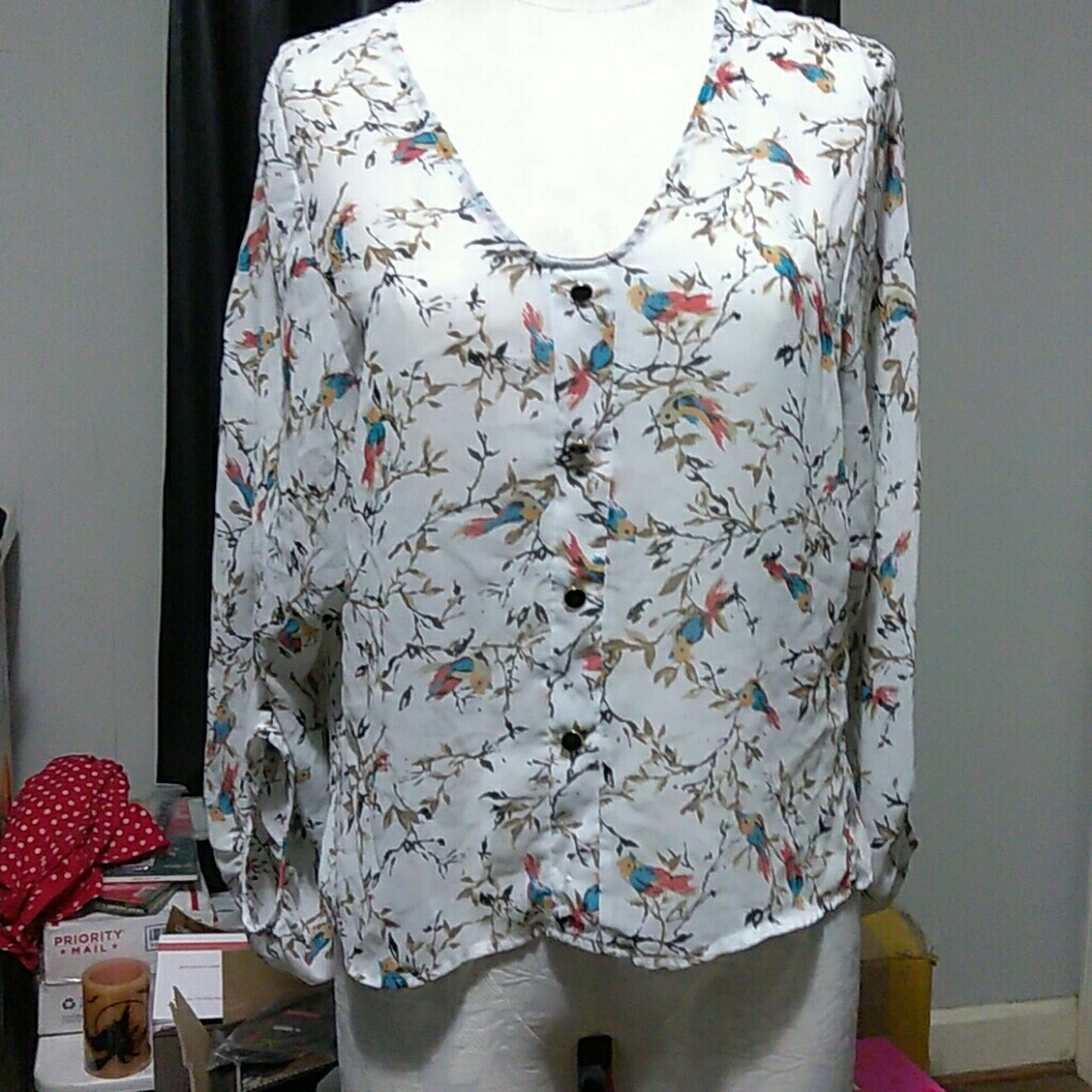 3/4 Shear bird patterned blouse. Women's M
