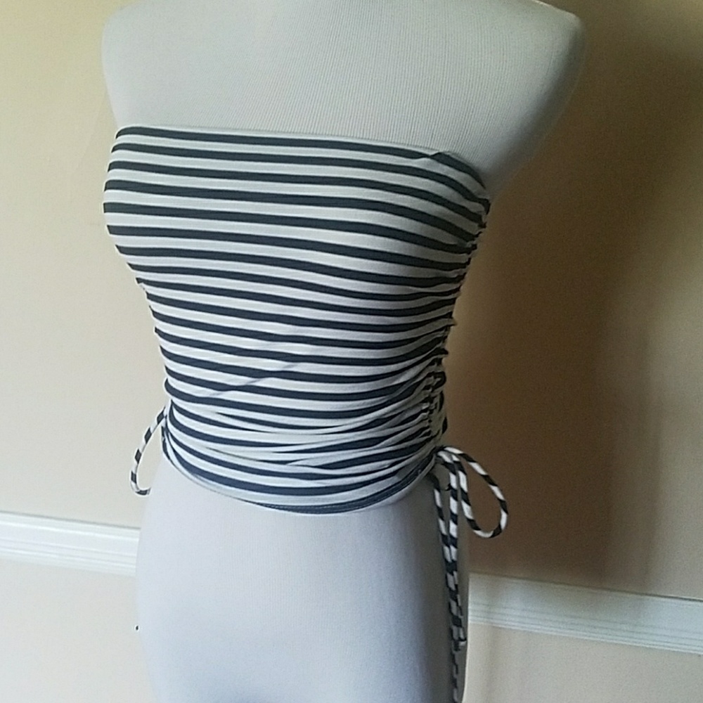 Strapless crop top