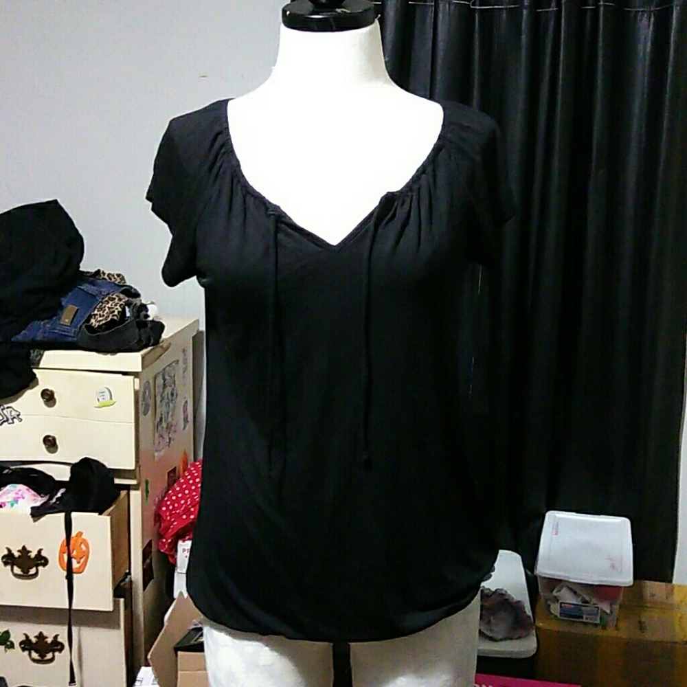 BNWOT black Old Navy Shirt V-neck