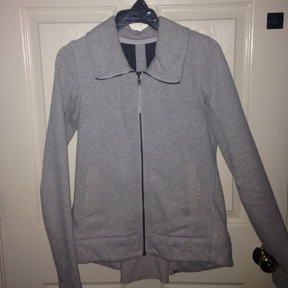 Lululemon en route jacket. Size 6