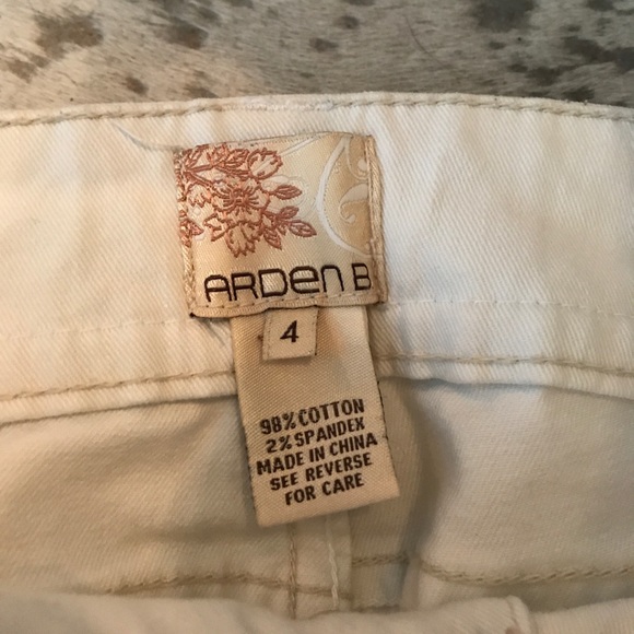 Arden B LIKE-NEW White Jeans - Picture 2 of 3