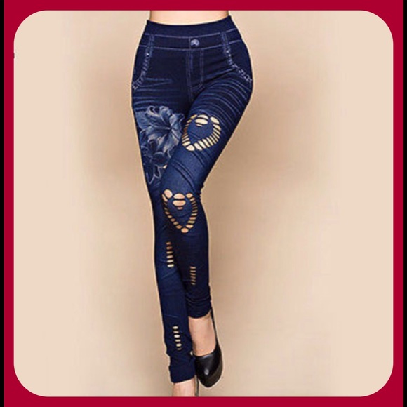 Hollow Heart Cut Denim Leggings - Picture 6 of 6