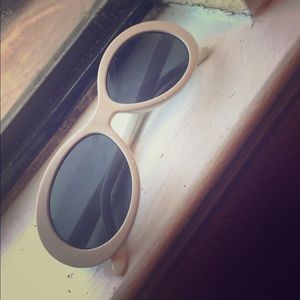 Kurt Cobain /Lil Kim inspired sunglasses 😎