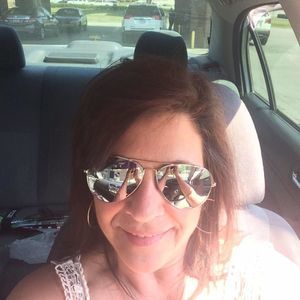 Meet your Posher, Lucy