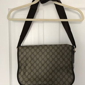 Gucci Bags - Gucci cross body bag Gucci Bags - Gucci cross body bag
