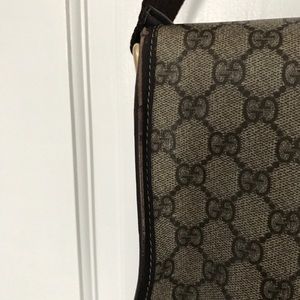 Gucci Bags - Gucci cross body bag Gucci Bags - Gucci cross body bag