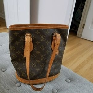 Barely used Louis bucket bag, its the perfect size