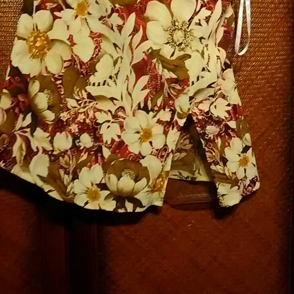 Top With Matching Scarf - Picture 4 of 4