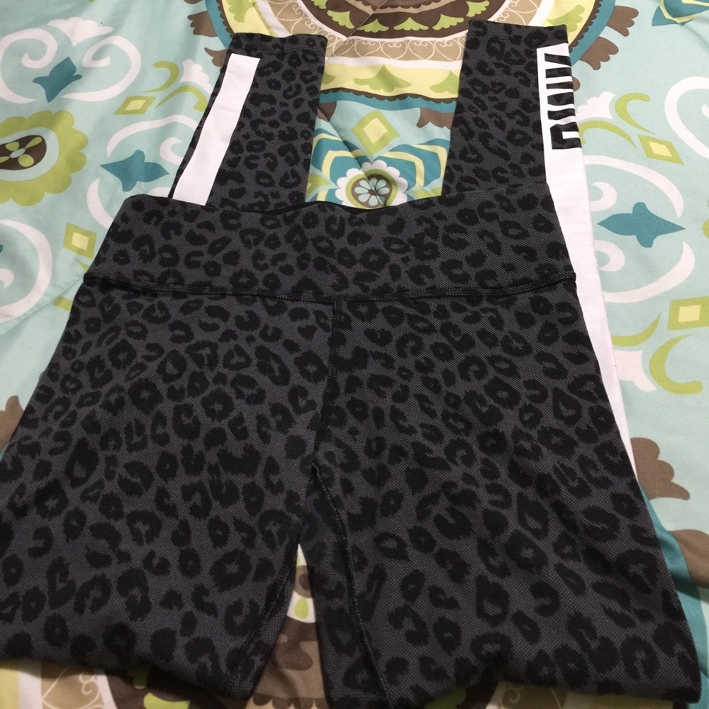 Victoria Secret Pink Yoga Crops