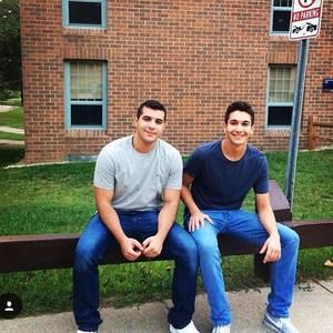 Meet your Posher, Jad