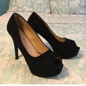 Black peep toe