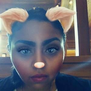 Meet your Posher, Crystal