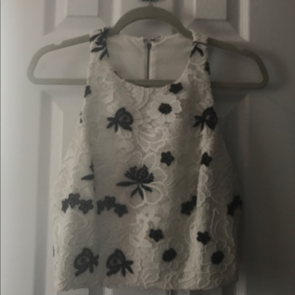 NWT Alice + Olivia Lace Racerback Top - Picture 2 of 4