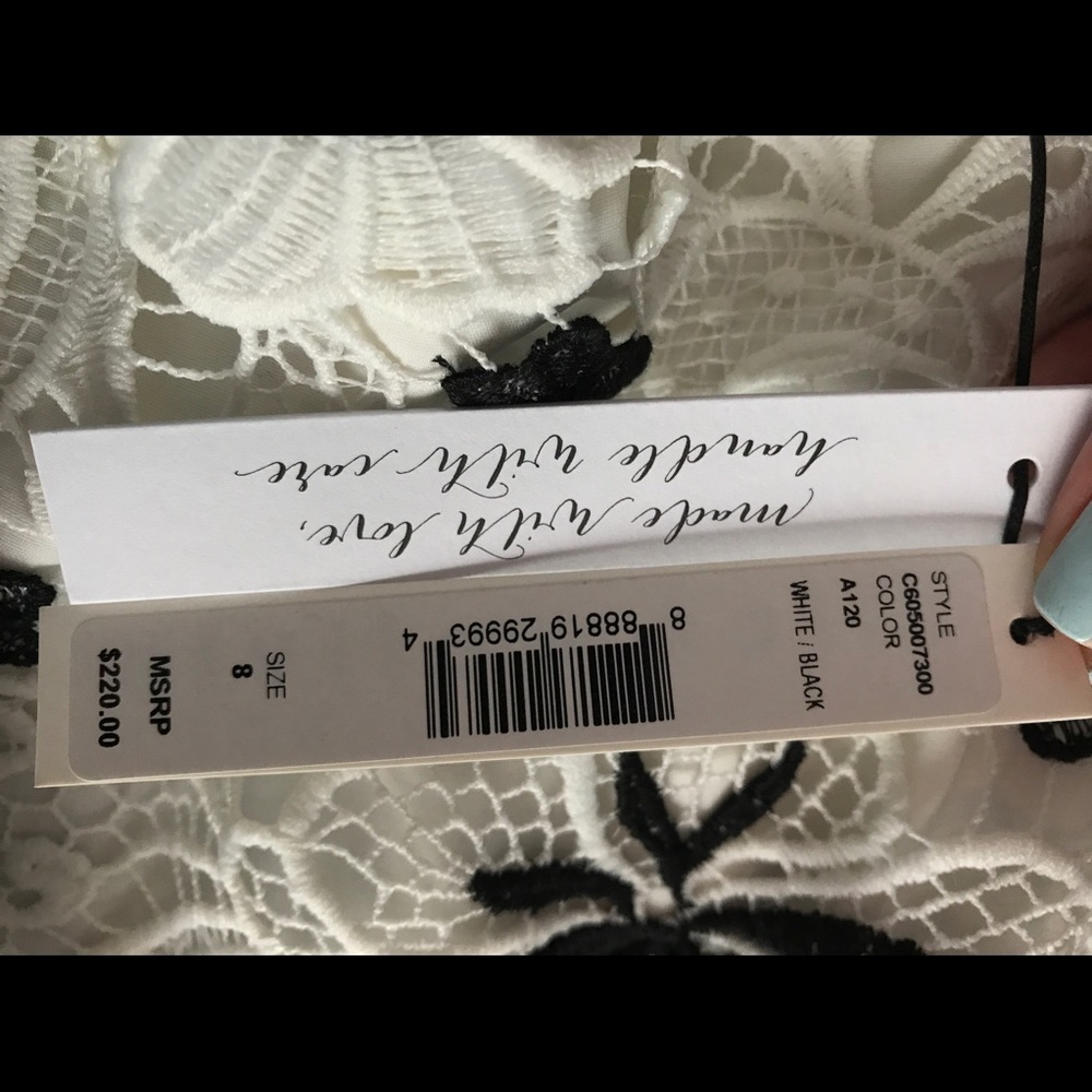 NWT Alice + Olivia Lace Racerback Top - Picture 4 of 4