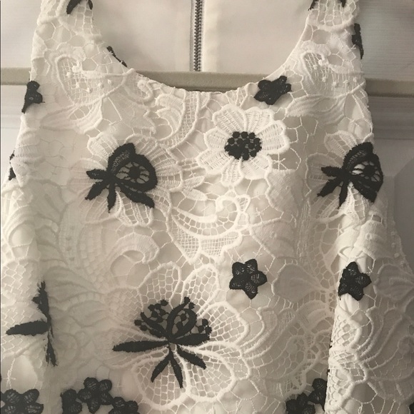 NWT Alice + Olivia Lace Racerback Top - Picture 3 of 4