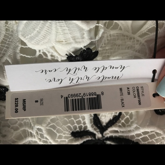 NWT Alice + Olivia Lace Racerback Top - Picture 4 of 4