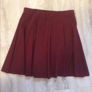 Brandy Melville - Jacy - Pleated Skater Skirt
