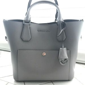 Michael Kors Saffiano Leather Shoulder Bag ✨