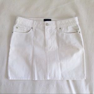 white denim skirt