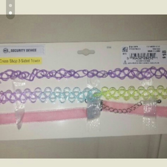 Chokers - Picture 3 of 3