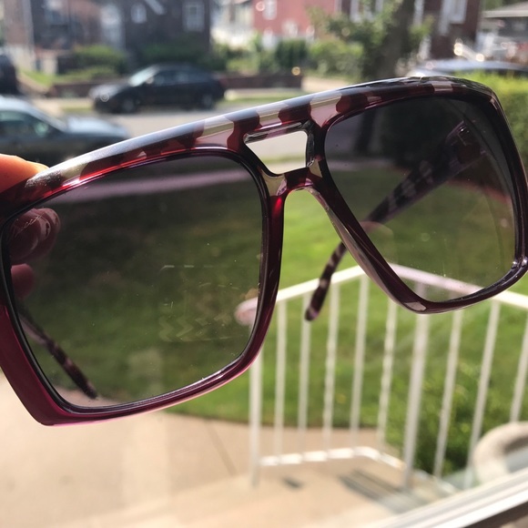 GUCCI sunglasses main image 5