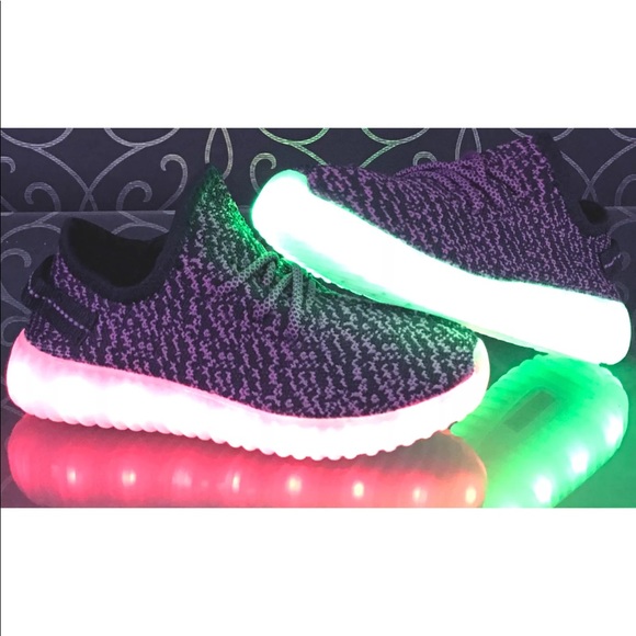 Brand New unisex Kids LED fly knit sneakers 👟 - Picture 2 of 2