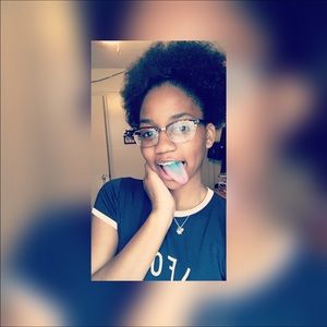 Meet your Posher, Lauren