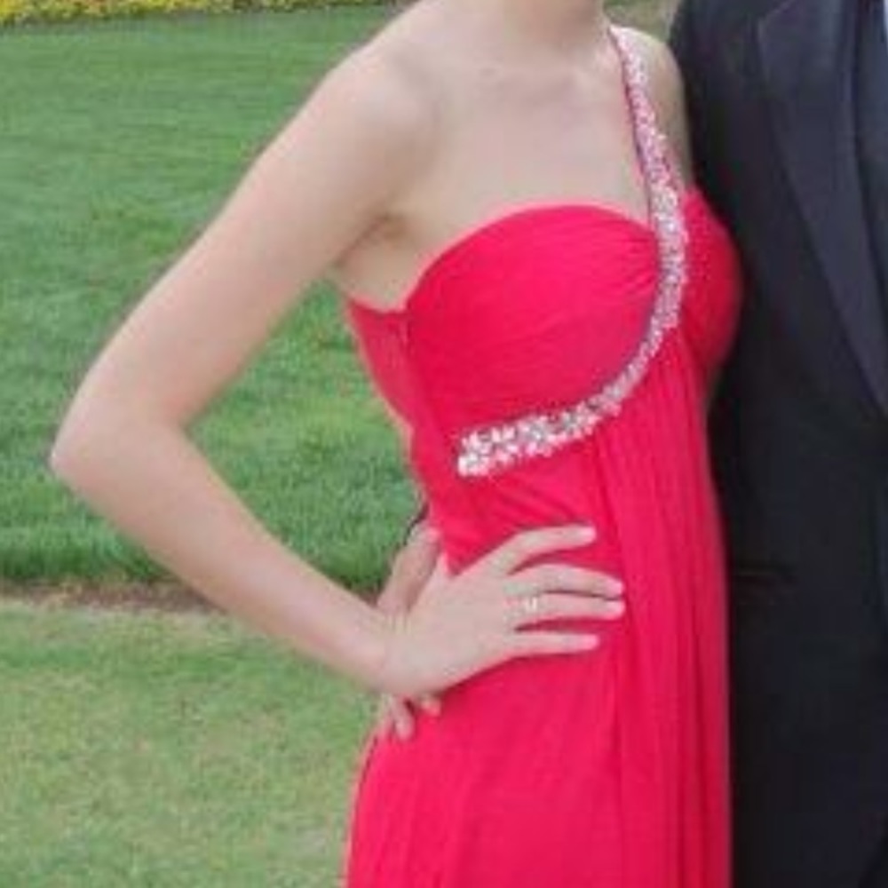 Gorgeous Cachè red gown