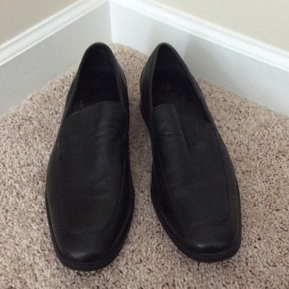 Black Cole Haan loafers