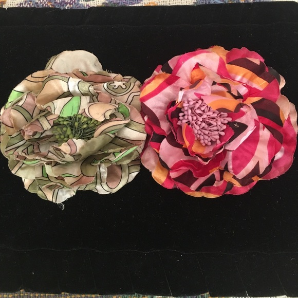 Flower Brooches (Set of 2) - Picture 1 of 4