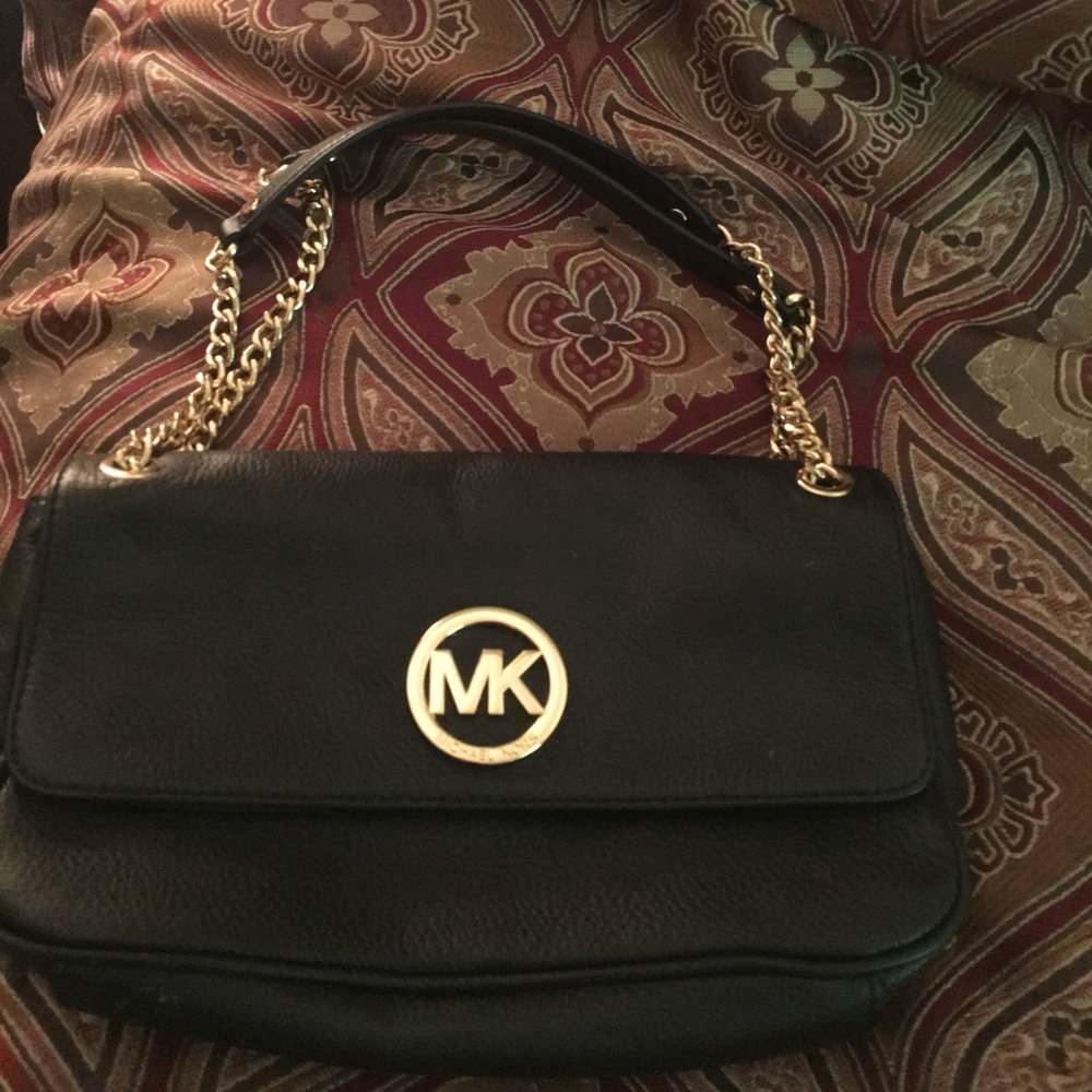 My small clutch with chain