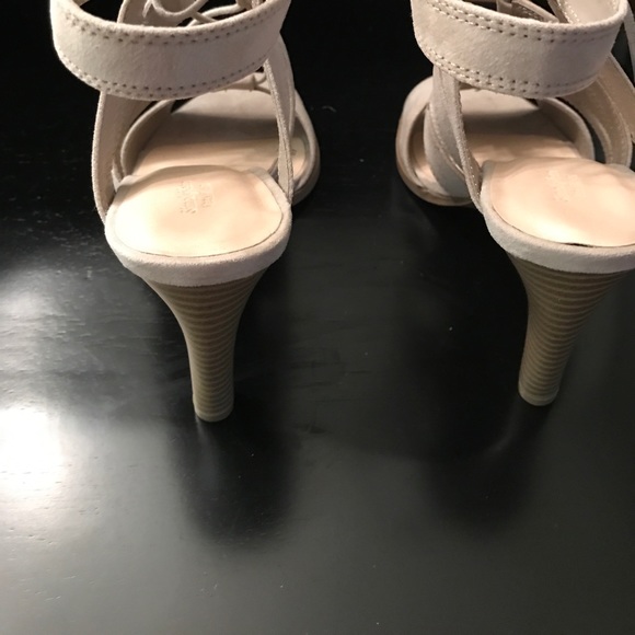 New SimplyVera Vera Wang lace up shoes - Picture 3 of 4