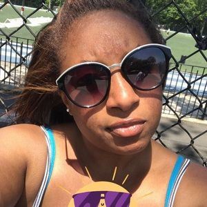 Meet your Posher, Charisse