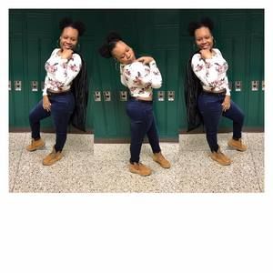 Meet your Posher, Kayla