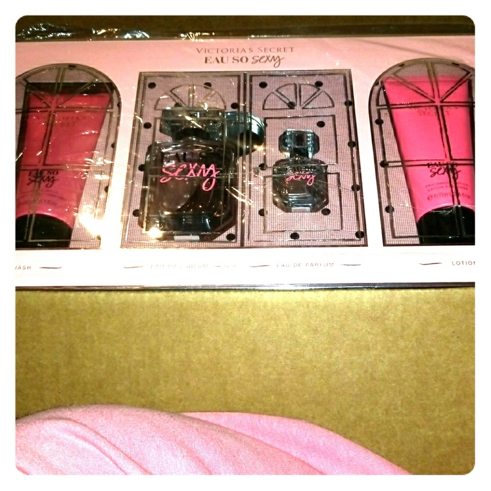 VS EAU SO SEXY! 4 PIECE SET