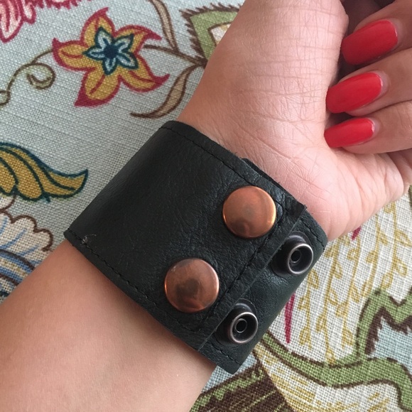 Handmade Glass & Leather Bracelet - Picture 3 of 5