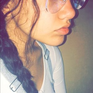 Meet your Posher, Cayci