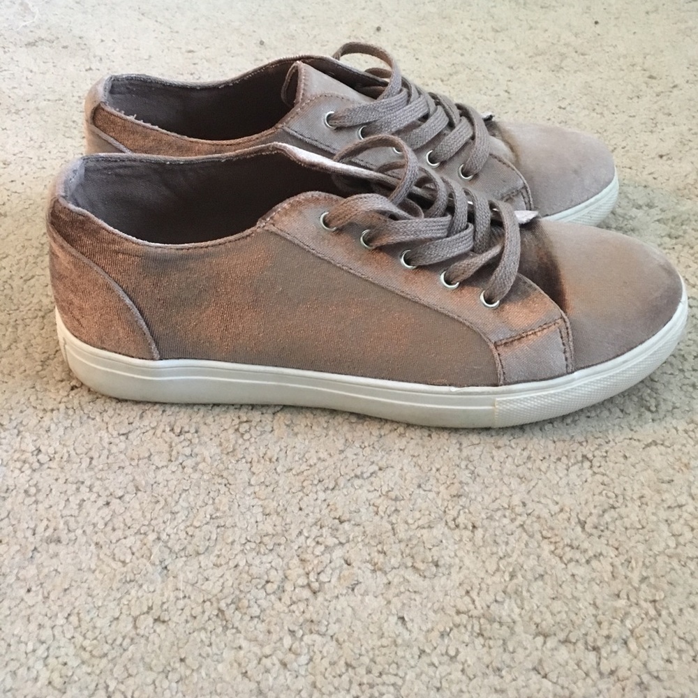 Velvet Wild Diva Sneakers