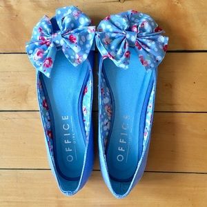 Feminine open toe bow flats- size 6-6.5/ UK36