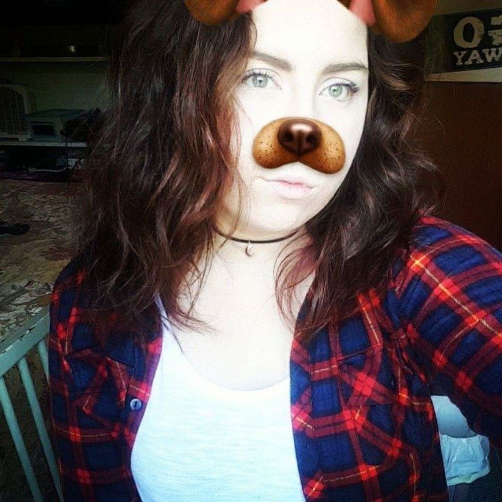 Meet your Posher, Emilee