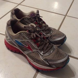 Brooks Ghost 8 size 8