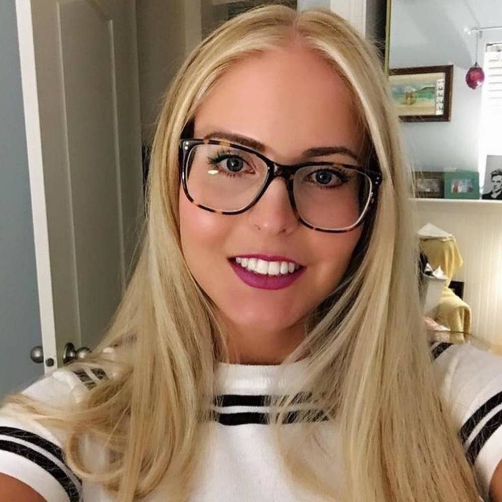 Meet your Posher, Elizabeth
