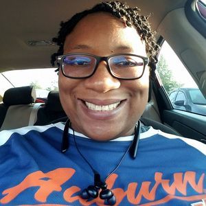 Meet your Posher, Simone