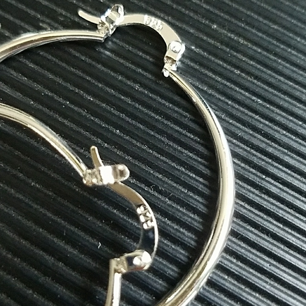 Silver hoops - Picture 2 of 3