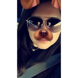 Meet your Posher, Carly