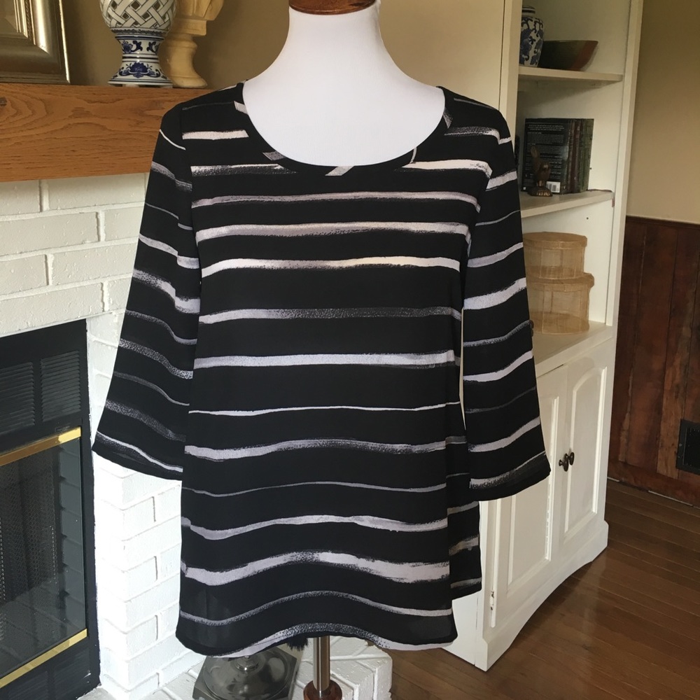 Express Black/White top/Blouse Size Small