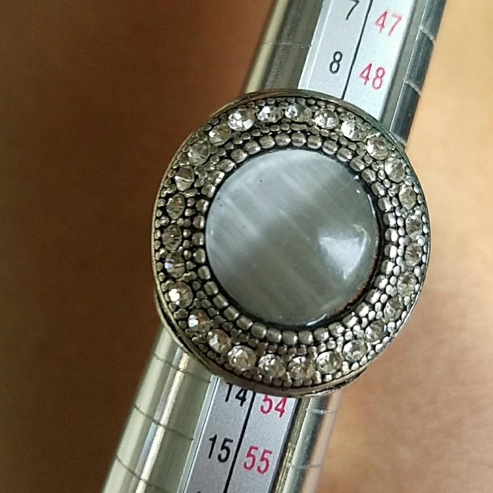 Silvertone ring sz 6