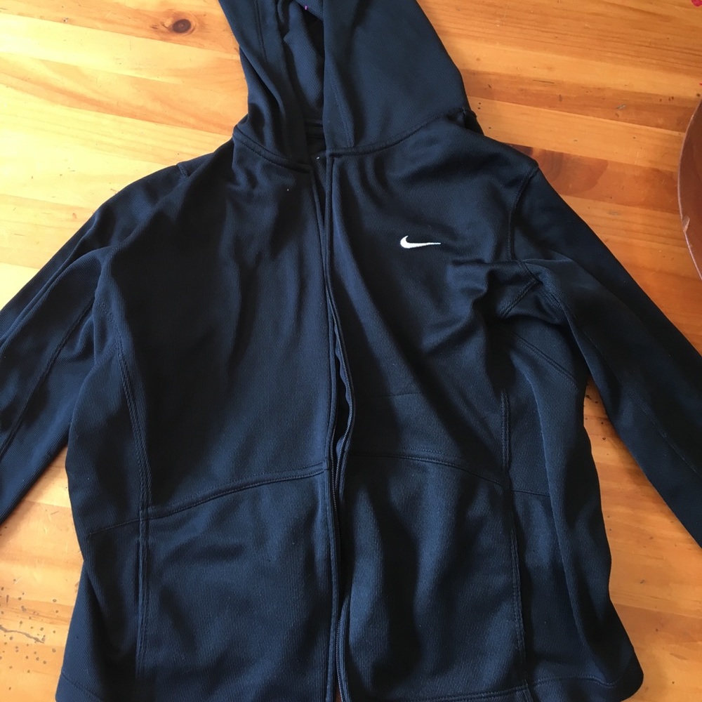 Cropped Nike hoodie