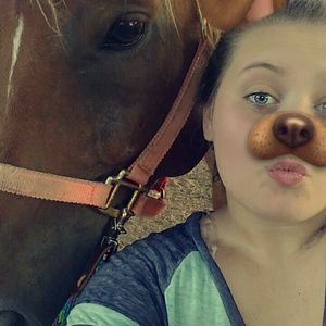 Meet your Posher, Alexis